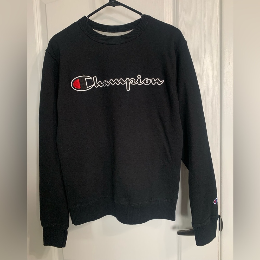 Women’s Champion crew neck sweater.